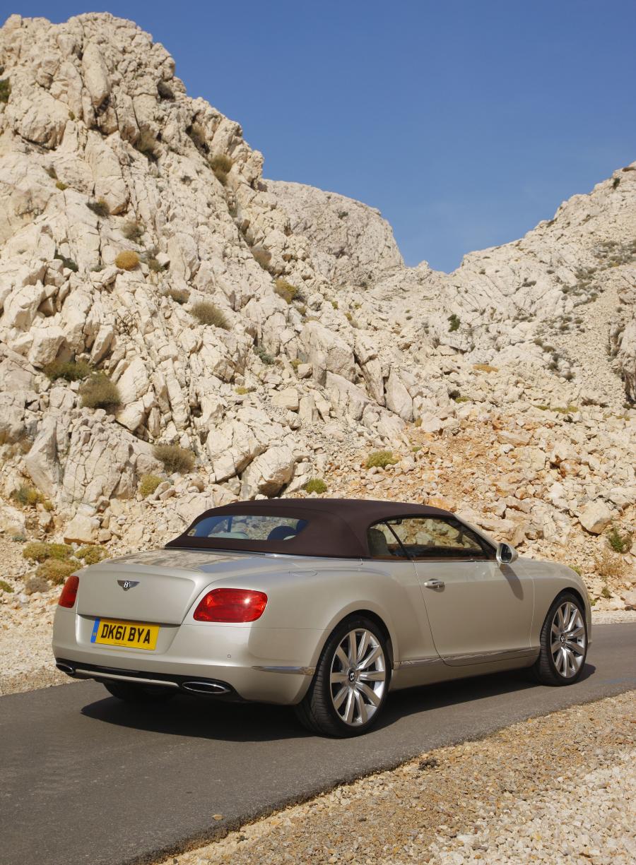  Bentley Continental GT Convertible 2011 года  (фото 36 из 37)